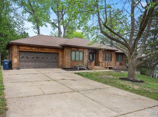 105 Willow Dr, Eureka, MO 63025