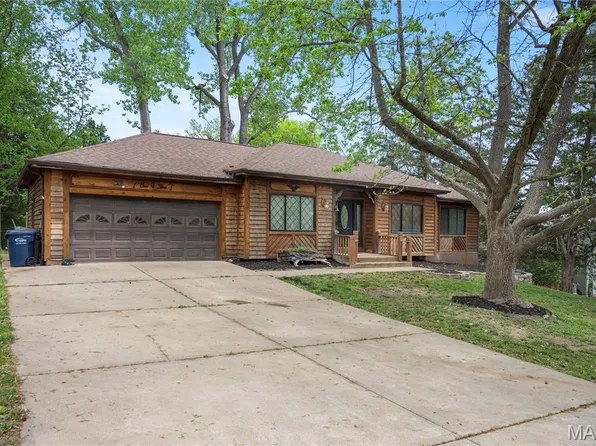 105 Willow Dr, Eureka, MO 63025
