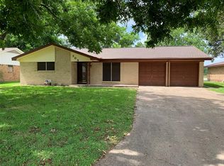 308 Leonard St, Angleton, TX 77515