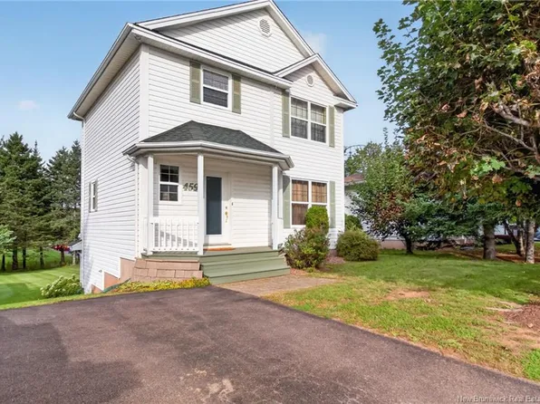 459 Fox Creek Rd, Dieppe, NB E1A 7M8