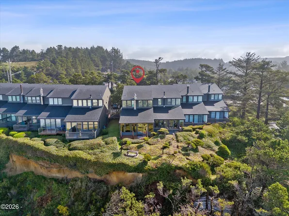 4111 SW Highway 101 APT 4, Lincoln City, OR 97367