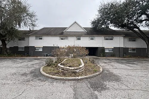 University Place Apartments Photo 1