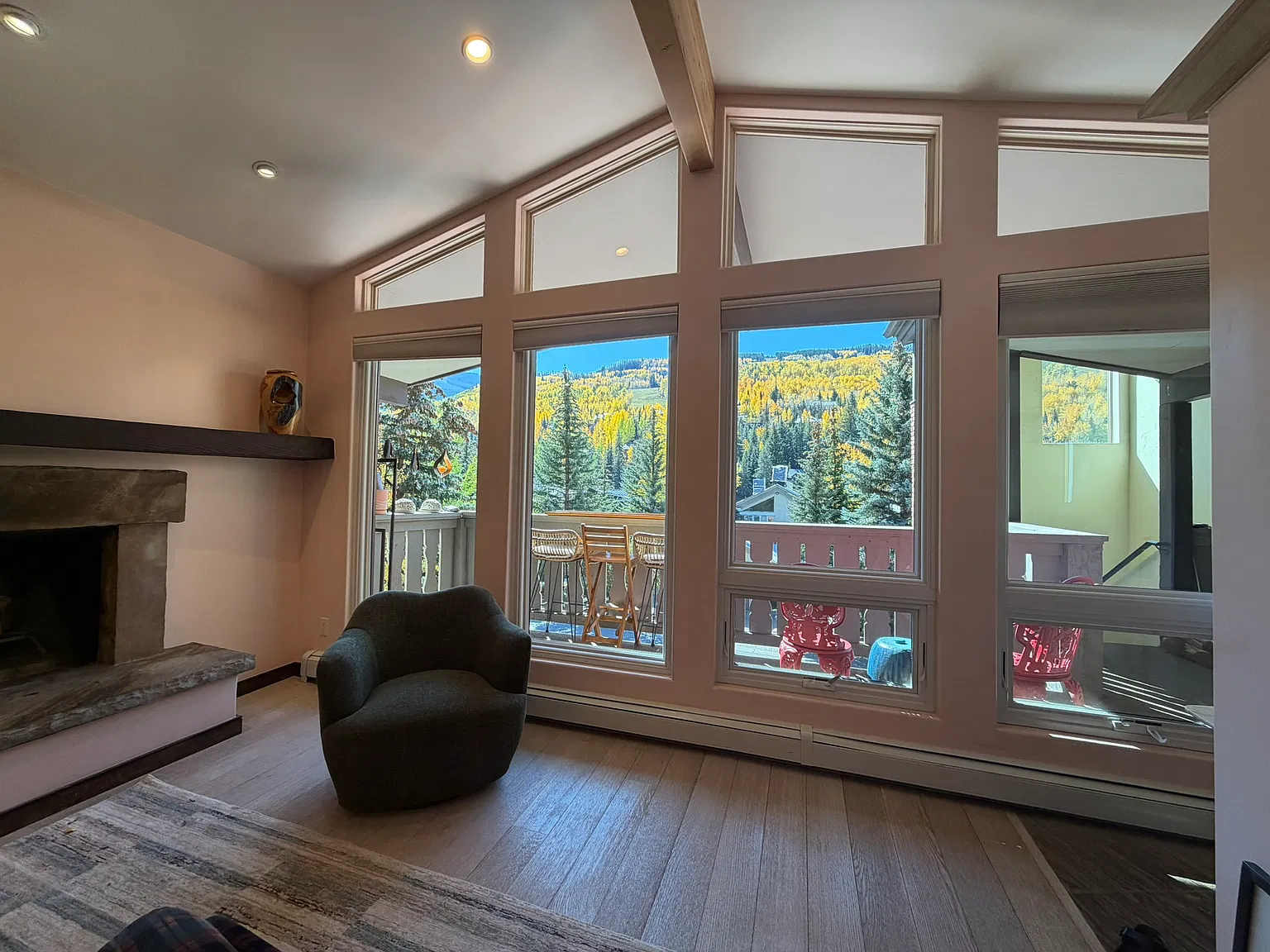 2 bed, 960 sqft, $12,000 — Photo 2