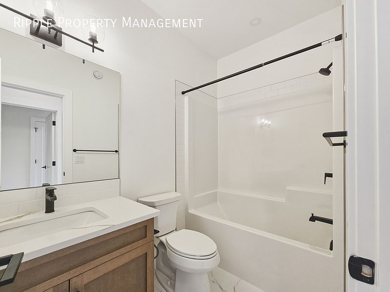 Calgary Townhouse for rent - 3 Bedrooms — photo 14
