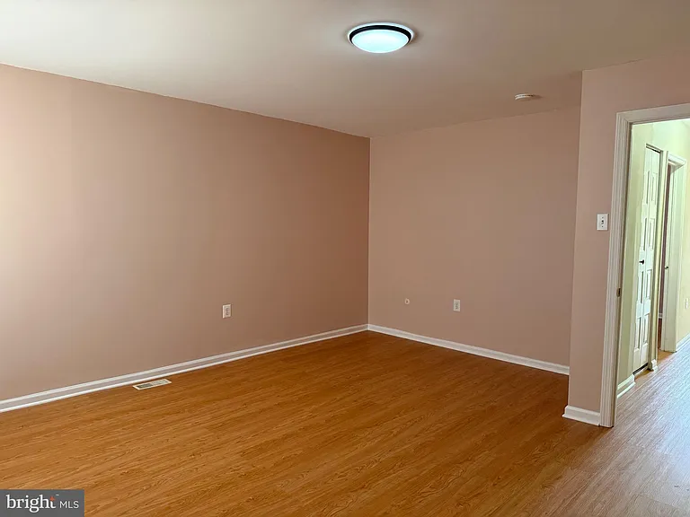 2 Lafayette Ln — Photo 19