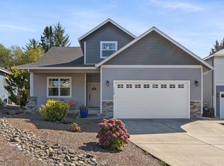 1750 Wayfarer Ln, Tillamook, OR 97141