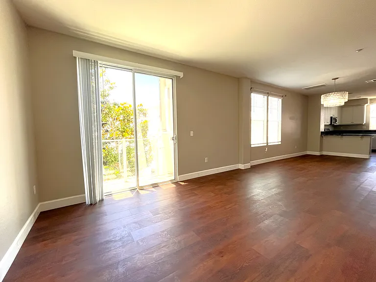820 Harbor Cliff Way #260 — Photo 13