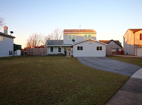 3rd image of 7442 W Hawthorne Ln