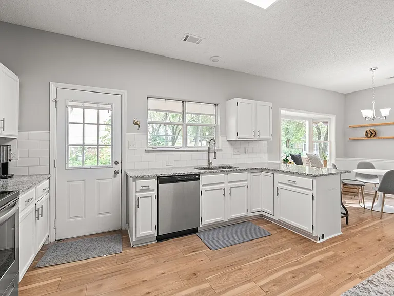 9701 Little River Ct — Photo 11