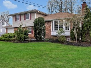 72 Salem Hill Rd, Howell, NJ 07731