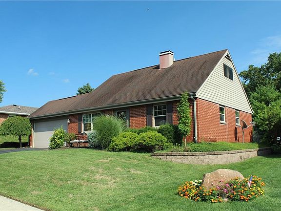 3rd image of 1321 Skylark Dr