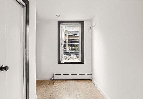 4th image of 143 Richardson St #2