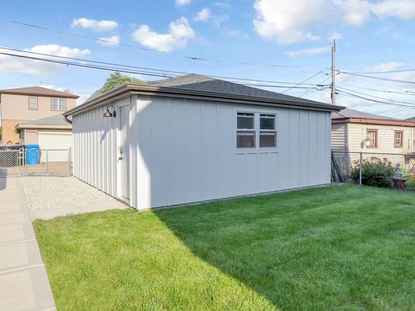 5833 S Nashville Ave, Chicago, IL 60638