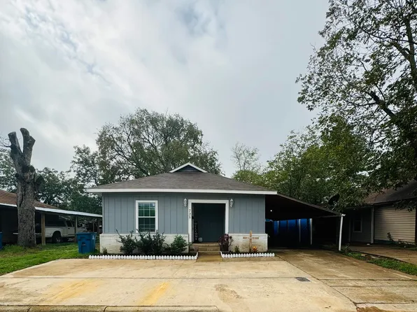 725 Henderson St, Jacksonville, TX 75766