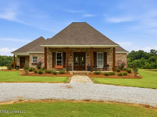2363 Fugates Rd, Benton, MS 39040