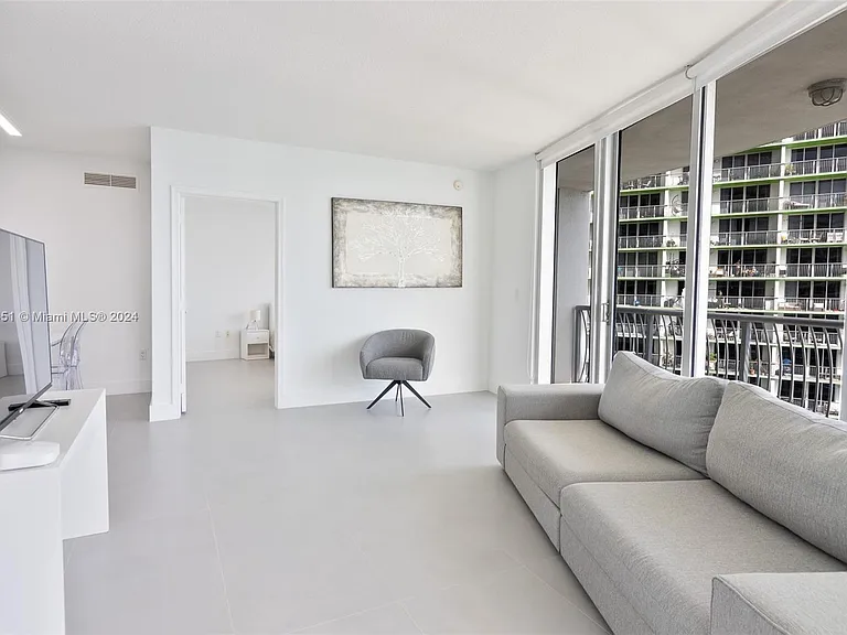 1750 N Bayshore Dr #3201 — Photo 13