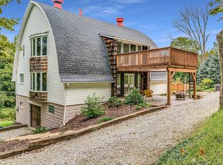 132 Beacon Hill Dr, Coraopolis, PA 15108