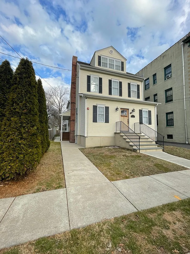 1 bedroom | 1 bath - Audubon NJ — Photo 1