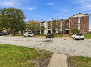 4805 86th St APT 32, Urbandale, IA 50322
