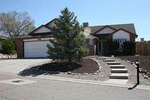 1st image of 10 Poplar Pl