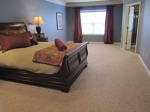 Master Bedroom / Sitting Area