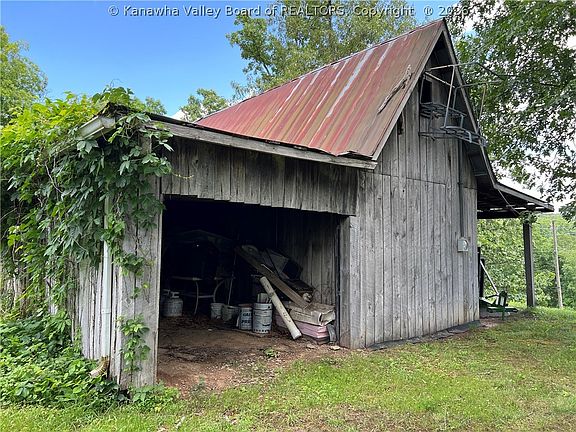 3rd image of 813 Doss Hill Rd