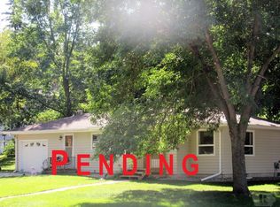 206 E Park St, Forest City, IA 50436