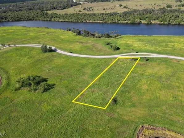 2023 Silk Bay Blvd, Alva, FL 33920