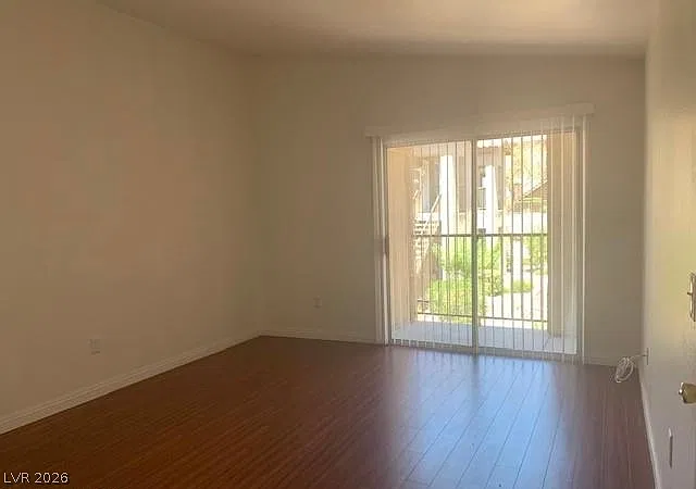 2 bed, 2.0 bath, 1049 sqft, $1,200 — Photo 2