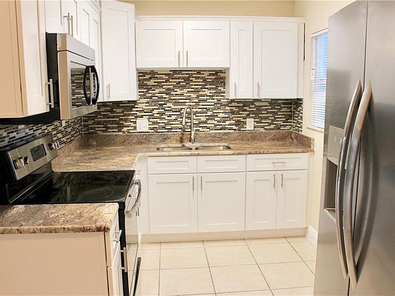 3rd image of 8304 Alveron Ave