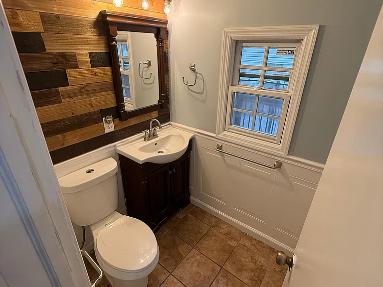 568 W 7th Ave — Photo 13