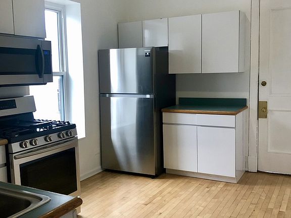 2nd image of 3025 N Southport Ave APT 2