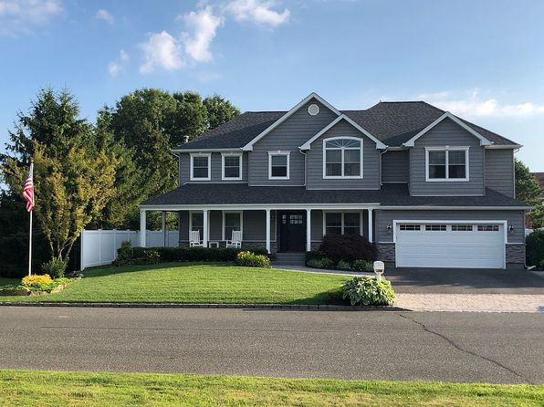 70 Summerfield Dr