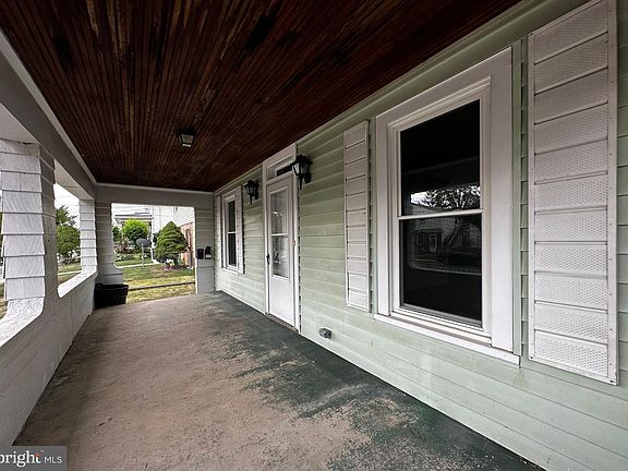 4th image of 121 N Mont Valla Ave