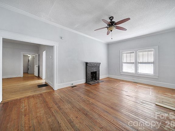 5th image of 815 Parkwood Ave