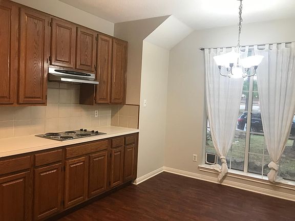 4th image of 5030 Rock Springs Dr