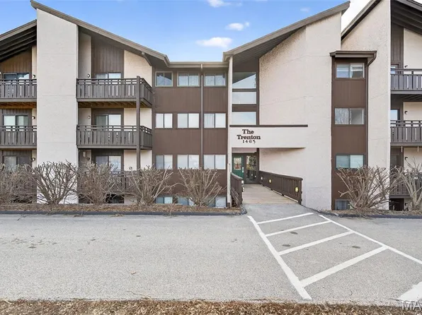 1465 Heritage Lndg APT 102, Saint Charles, MO 63303