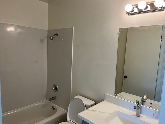 5th image of 136 Santa Lucia Ave APT 5