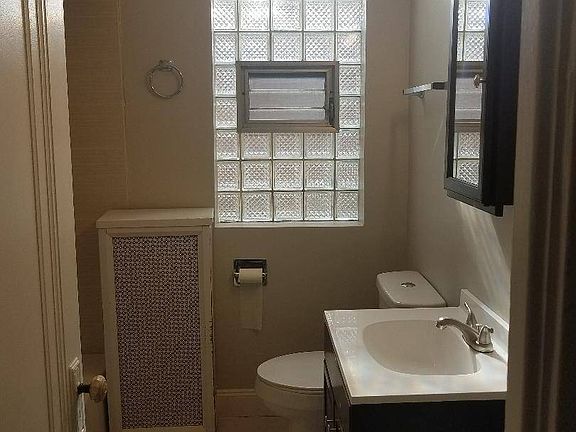 5th image of 7715 S Cornell Ave #2