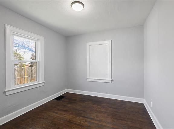 4th image of 1535 S 49th Ter