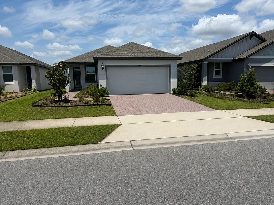 133 Links Terrace Blvd