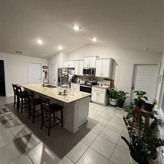 93 Royal Oak Dr — Photo 10