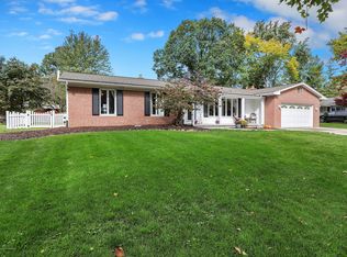 3863 Sandlewood Dr, Okemos, MI 48864
