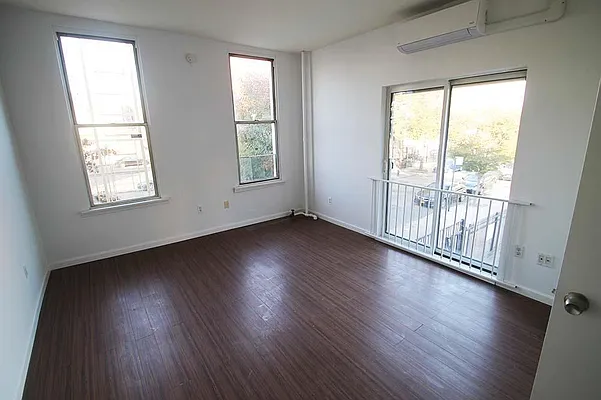 Rented by Nest Seekers International | media 29