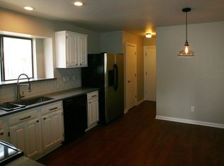 110 Laurel Ln, Euless, TX 76039
