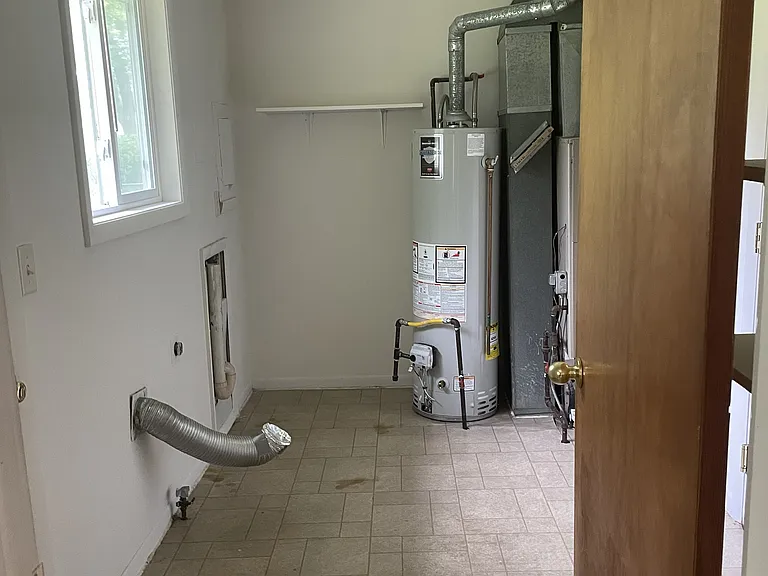 3071 N Center Rd — Photo 6