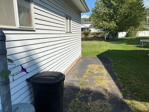 2nd image of 2900 Brentwood Ave