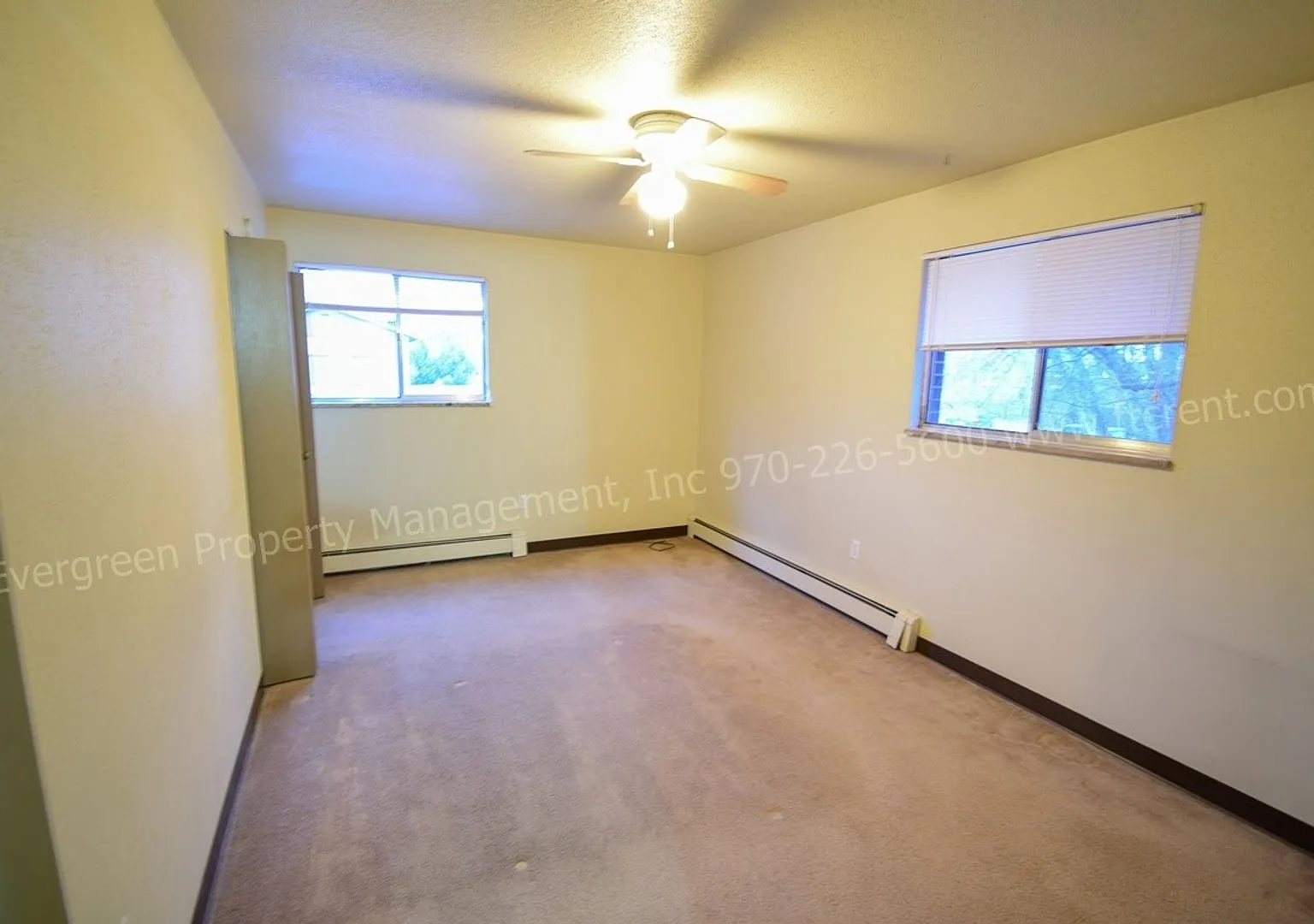 923 James Ct — Photo 2
