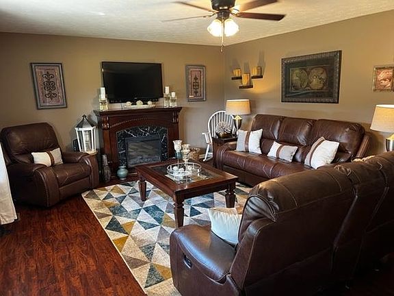 2nd image of 2600 Raceview Dr