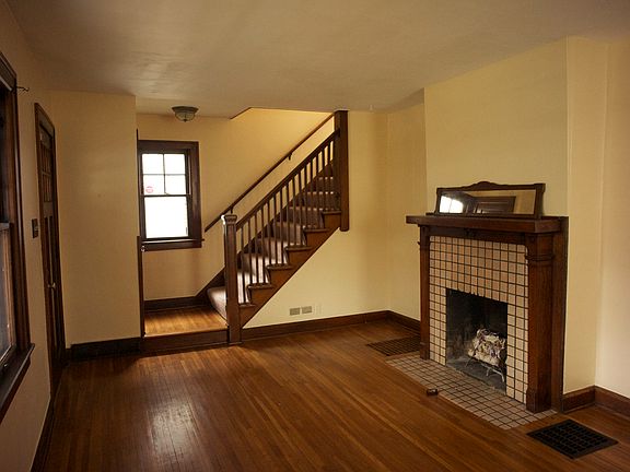 Nicely laid out living room